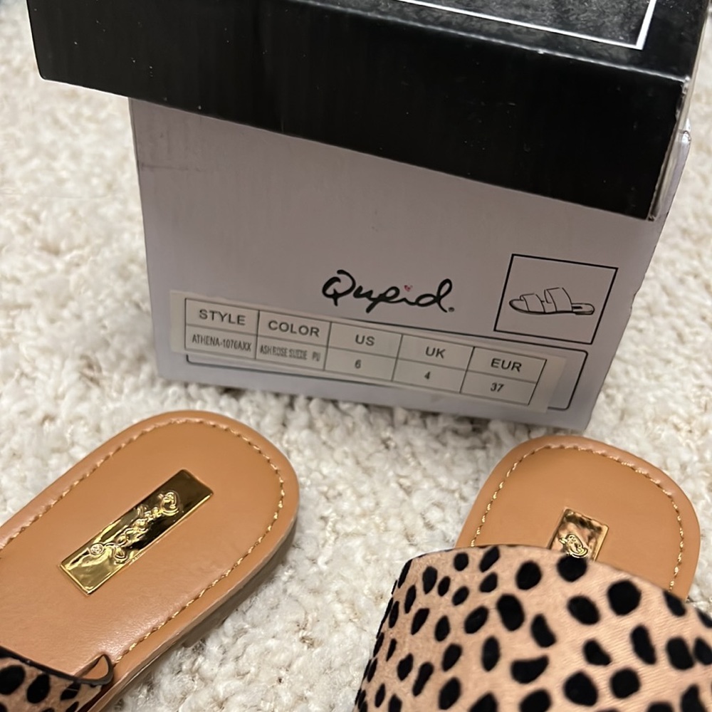 Sandals - Picture 3 of 3